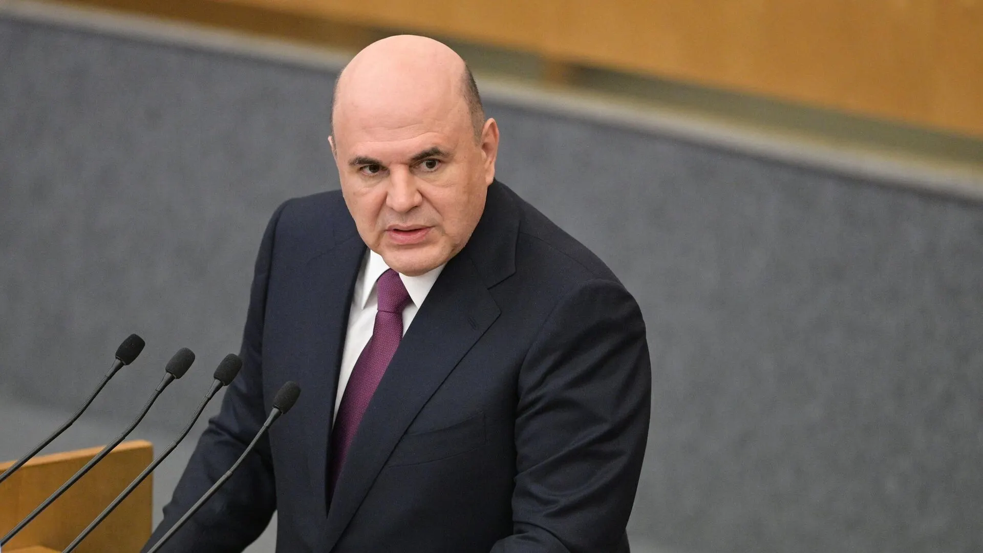 Ассоциация компаний электронной торговли выступила против резкого введения полного НДС на импортные товары, заявив, что это может увести покупателей в серые каналы и ударить по выручке российских продавцов. Бизнес предлагает придерживаться постепенного варианта, обсуждаемого Минфином.