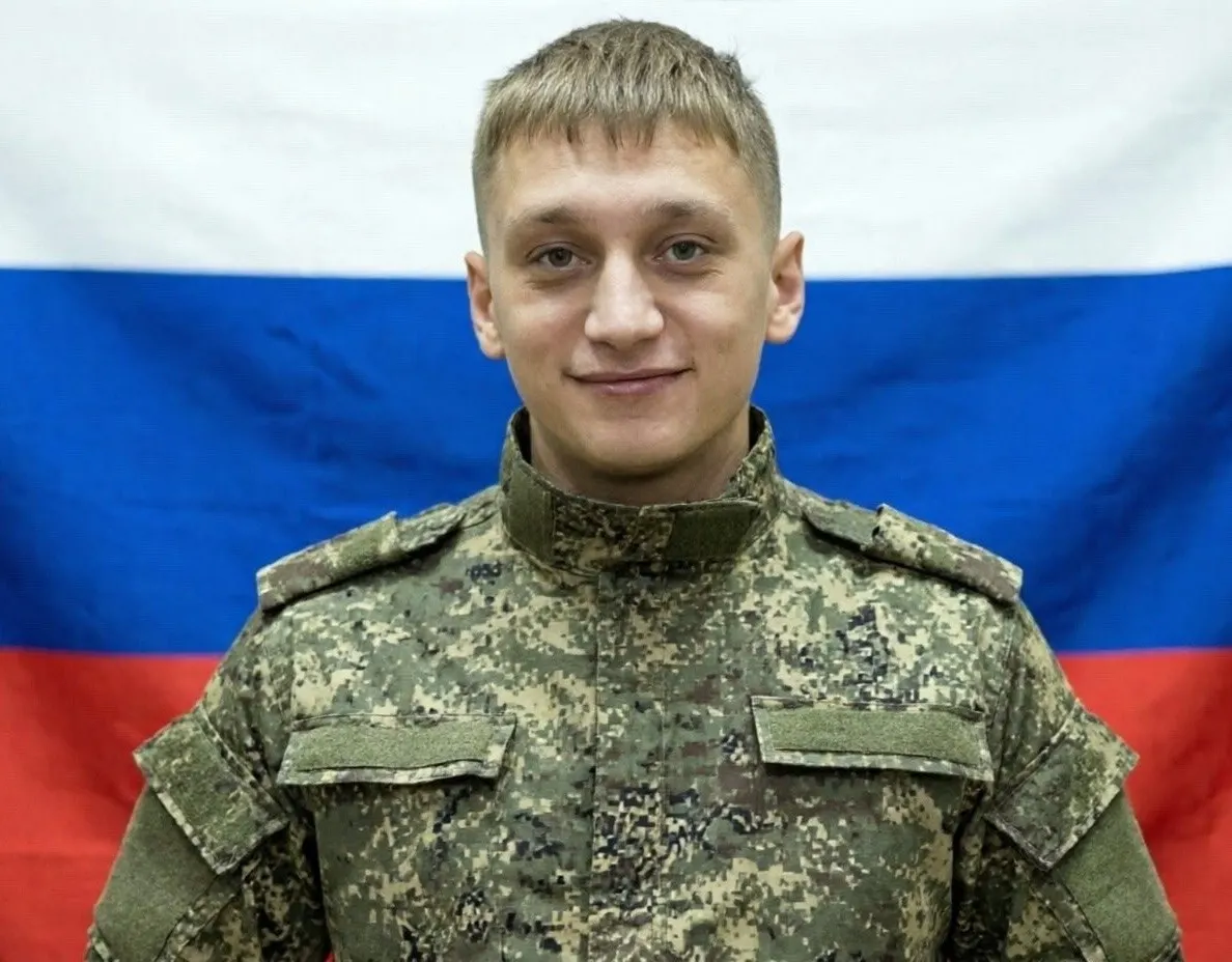 23-летний студент из Бурятии подписал контракт, прошёл обучение операторов БПЛА и погиб через три месяца службы — это первый подтверждённый случай гибели завербованного по новой кампании.