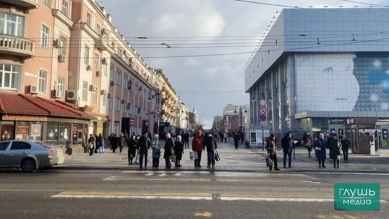 Аналитики подсчитали, что при городском бюджете в 42,9 млрд рублей и доле федеральных дотаций более 51% на одного саратовца расходуется около 3,7 тыс. рублей в месяц (≈45 тыс. в год).