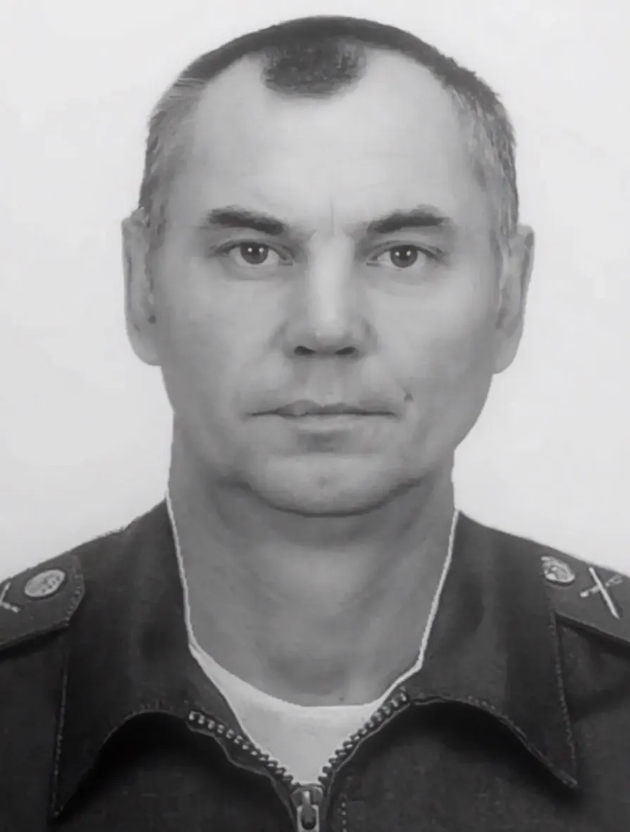 Рядовой Владимир Дорогов из Вольского района Саратовской области погиб в ходе СВО. Прощание состоится 12 мая в храме села Терса, похороны пройдут на сельском кладбище.