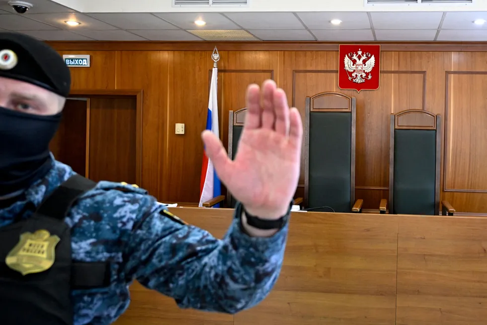 Судебный департамент при Верховном суде РФ удалил из открытого доступа все данные о судимости с 2005 года. Это лишило исследователей и общества единого источника для оценки репрессий, отправки обвиняемых на фронт и демографических сдвигов в правовой системе.
