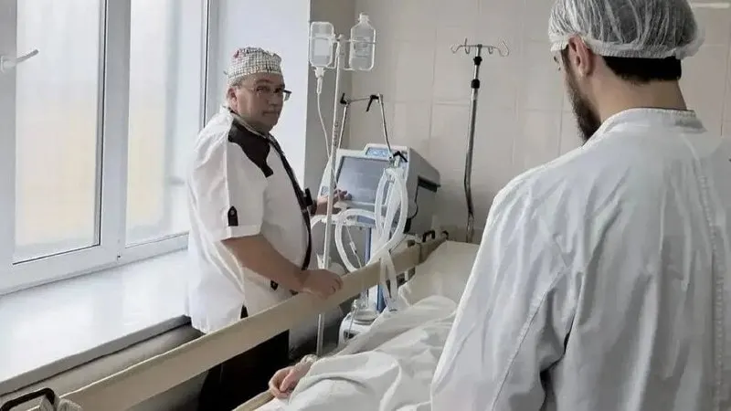 Мужчину и женщину нашли без сознания в частном доме; их госпитализировали, специалисты отделения острых отравлений пришли на помощь, пациентов позже выписали с назначением амбулаторного лечения.