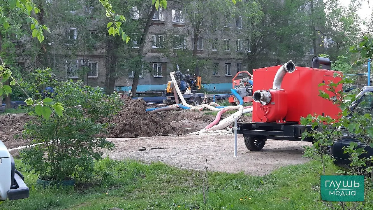 В Энгельсе приостановят подачу воды из‑за завершающего этапа ремонта коллектора. Жителей просят запасти воду, введен режим ЧС, обещан перерасчет услуг.
