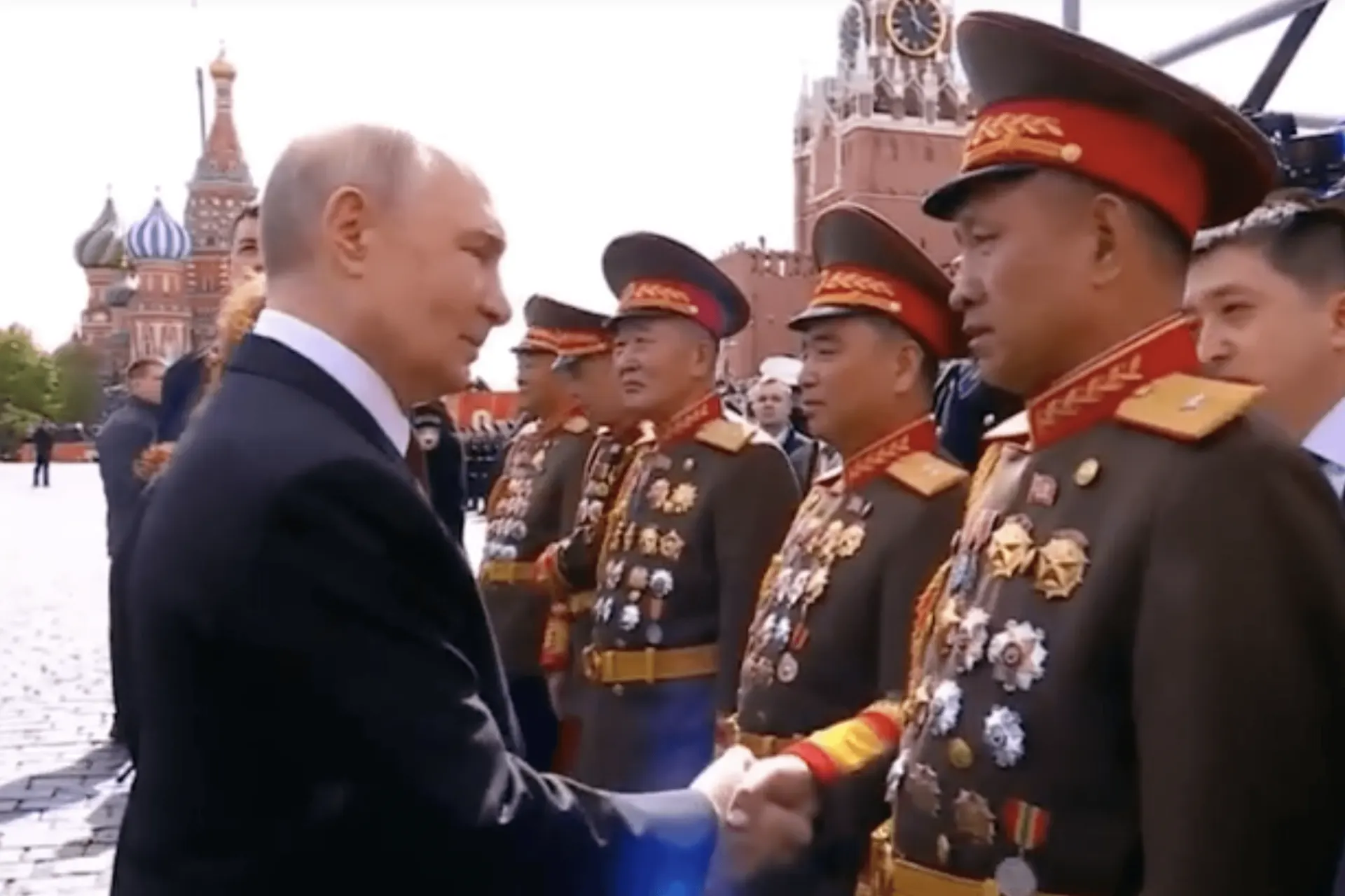 В декабре 2025 года в закрытой церемонии были вручены российские государственные награды северокорейским командирам, якобы участвовавшим в боевых действиях в Курской области. Фотографии и медали позже выставили в мемориальном музее в Пхеньяне.