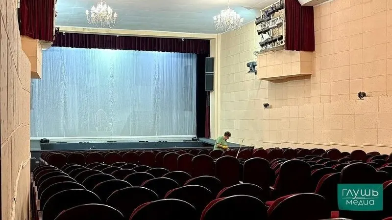 Здание театра в центре Энгельса закроют на ремонт на три года. Спектакли будут проходить на разных площадках Саратова, Энгельса и районов области; точный график обещают публиковать в социальных сетях.