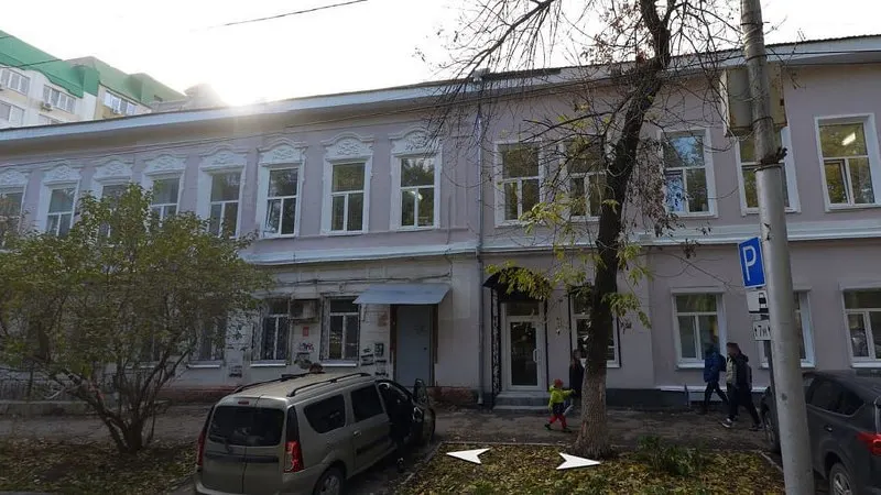 Областной врачебно‑физкультурный диспансер объявил торги на ремонт фасада исторического доходного дома на Мичурина, 80; контракт оценён в 428 тысяч рублей, сроки работ не уточнены.