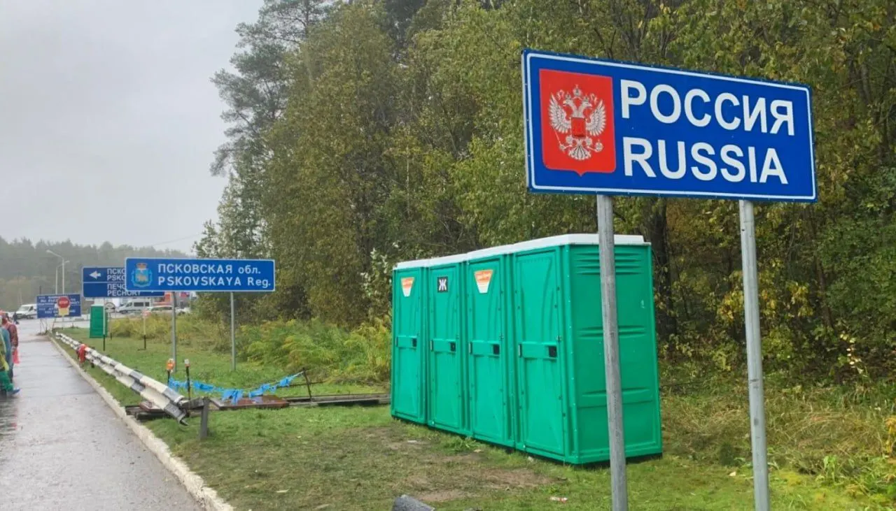 В 21‑м пакете санкций Евросоюз планирует ввести полный визовый запрет для тех, кто служил в российских вооружённых силах или прокси‑группах с начала полномасштабного вторжения; остаются вопросы о критериях и применении к срочникам и дезертирам.