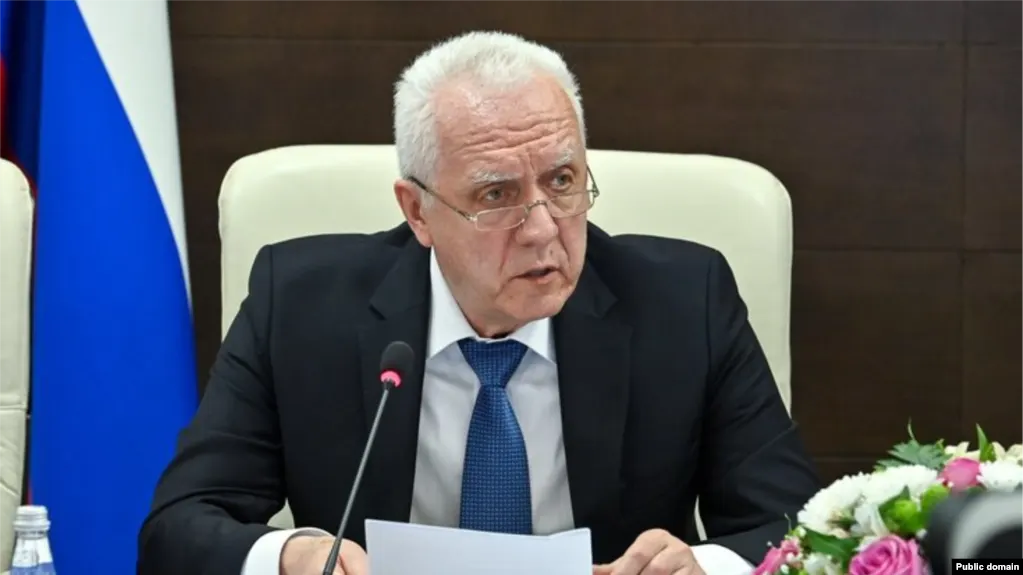 Евросоюз расширил перечень санкций: в обновлённый список вошли более 80 физических и юридических лиц, в том числе высокопоставленные российские чиновники и культурные структуры.