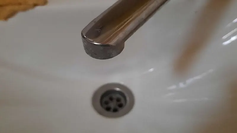 Из‑за замены участка водопровода 379 домов в Кировском, Октябрьском и Фрунзенском районах останутся без воды с 24 июня (01:00) до 25 июня (11:00). После этого ещё до 48 часов будет восстанавливаться гидравлический режим.