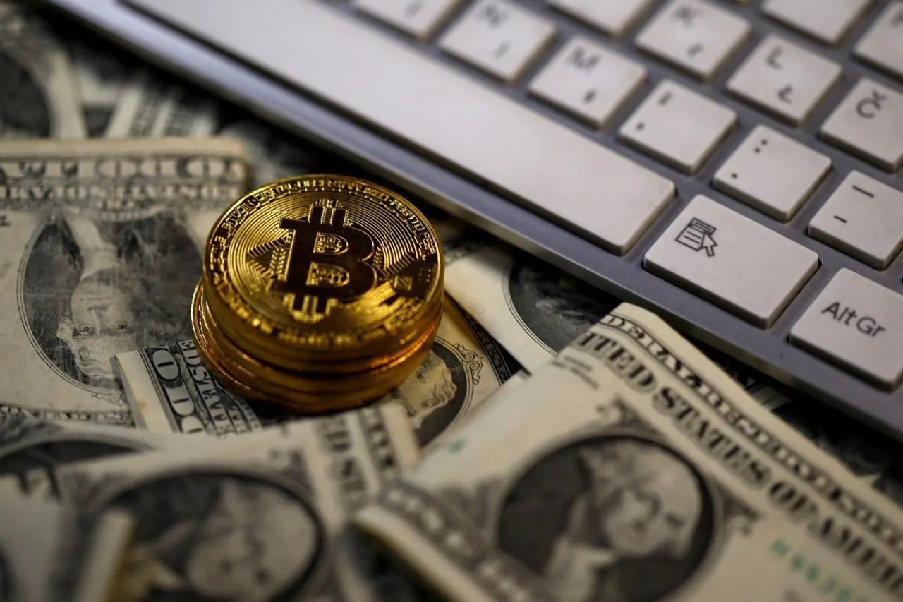 Материалы уголовного дела свидетельствуют о сотрудничестве криптобиржи Binance с российскими силовыми структурами и передаче данных по переводам, включая пожертвования на украинские подразделения.
