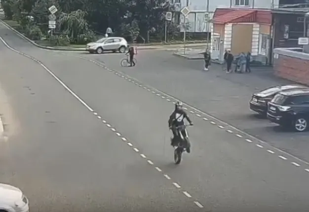 Очередная авария с участием мототехники и автомобиля произошла в городе.