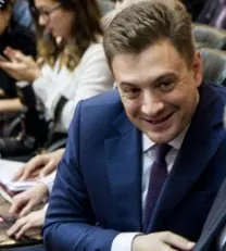 Коммунист Георгий Камнев обратился к министру промышленности Антону Алиханову с просьбой снизить стоимость LADA на внутреннем рынке, указав, что за границей машины дешевле.