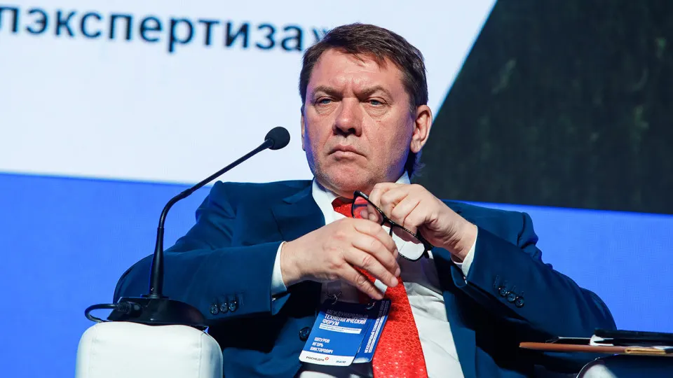 Задержан Игорь Шпуров, глава ФБУ ГКЗ, по подозрению в получении взятки. Следствие продолжается; обвинение относится к особо крупному размеру.
