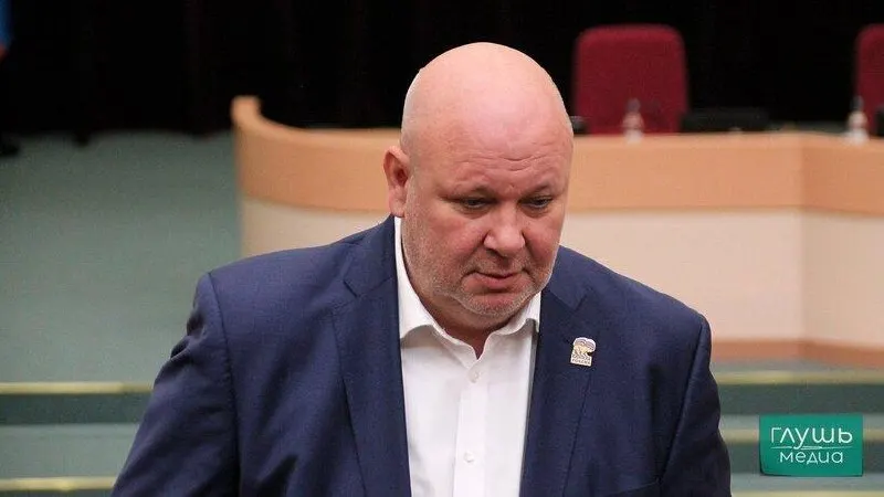 Депутат областной думы сообщил, что парк техники регоператора уменьшается: 289 единиц в 2024 году, 265 в 2025-м, 187 — в 2026-м; обсуждается передача вывоза отходов муниципалитетам.