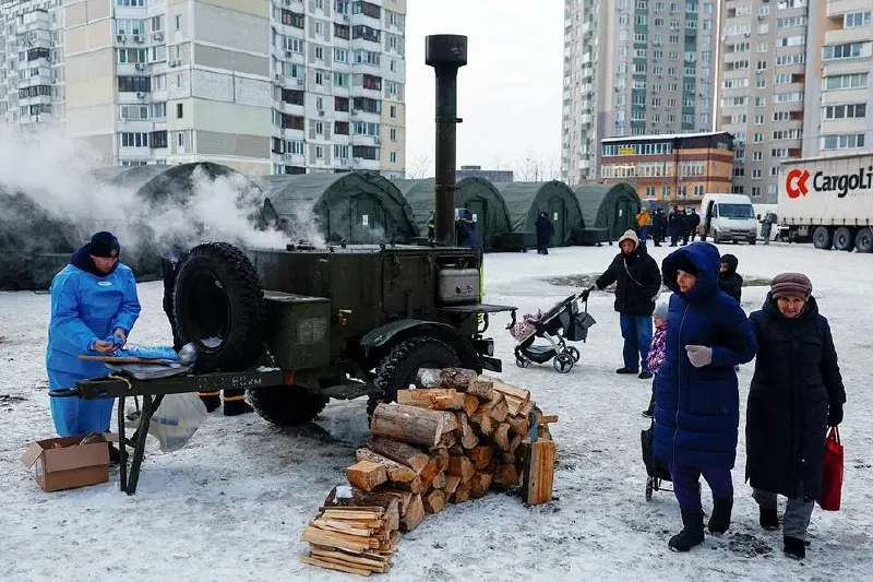 Международная комиссия ООН заявила, что российские власти систематически наносят удары по энергетической инфраструктуре Украины, что квалифицируется как военное преступление и преступление против человечности.
