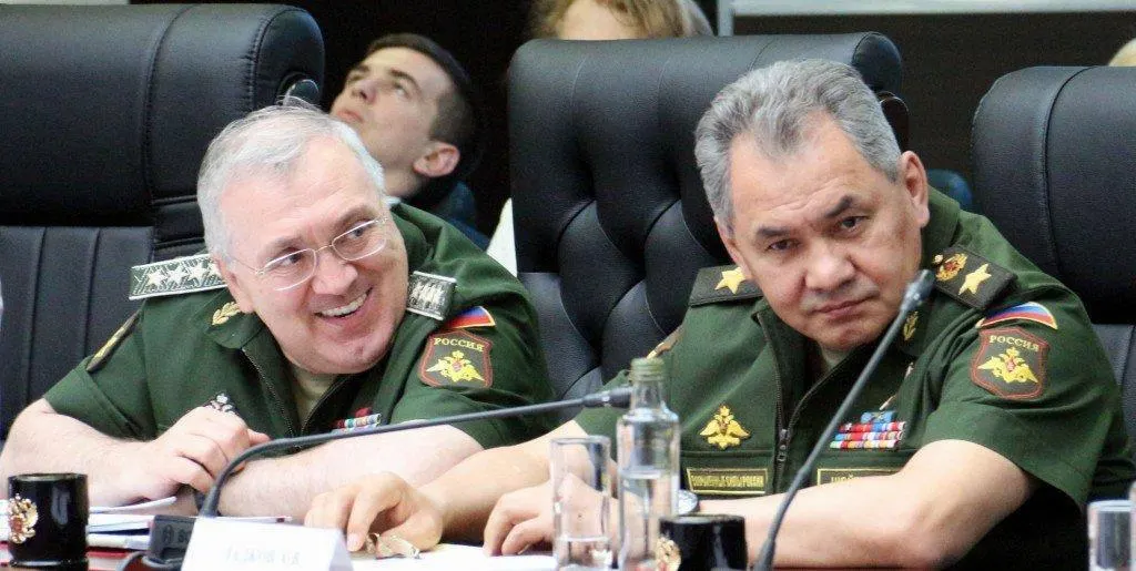 В Москве суд удовлетворил иск Генпрокуратуры и взыскал в пользу государства деньги и недвижимость бывшего первого замминистра обороны Руслана Цаликова и членов его семьи общей стоимостью 5,5 млрд рублей.