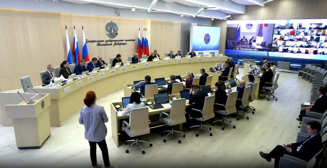 На заседании ЦИК мандат депутата Госдумы отдали бывшему губернатору Брянской области Александру Богомазу. Комиссия рекомендовала руководителей избиркомов Оренбургской и Тверской областей, изменила порядок публикации опросов в день голосования и сократила число УИК в Смоленске.