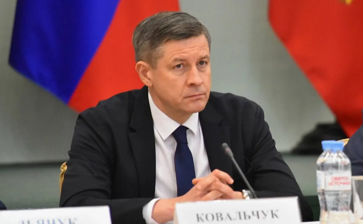 Временно исполняющий обязанности губернатора Егор Ковальчук подписал указ об отставке регионального правительства. Новый состав пока не назначен. Ранее 13 мая Владимир Путин подписал указы об отставке губернаторов Белгородской и Брянской областей.