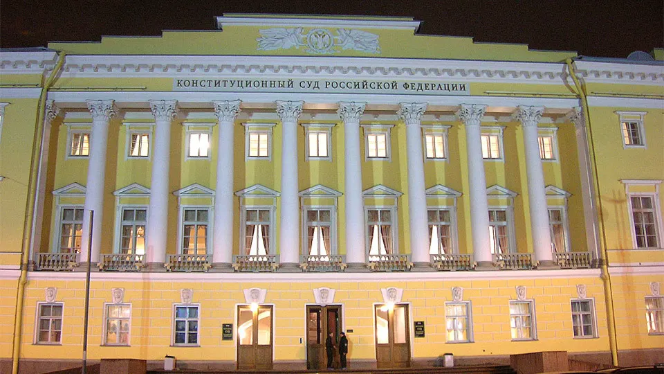 Конституционный суд признал коррупцию «конституционным деликтом» и одобрил идею отмены сроков исковой давности для антикоррупционных исков прокуратуры — механизм, который стал одним из главных инструментов перераспределения крупных активов в России.