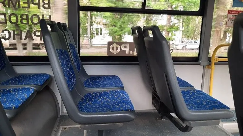 Комитет по транспорту объявил аукцион на обслуживание маршрута №9А с 8 по 30 июня: на линию выйдут 12 автобусов (ещё две машины — в резерве), перевозчику предъявлены требования к кондиционерам, ГЛОНАСС и безналичной оплате.
