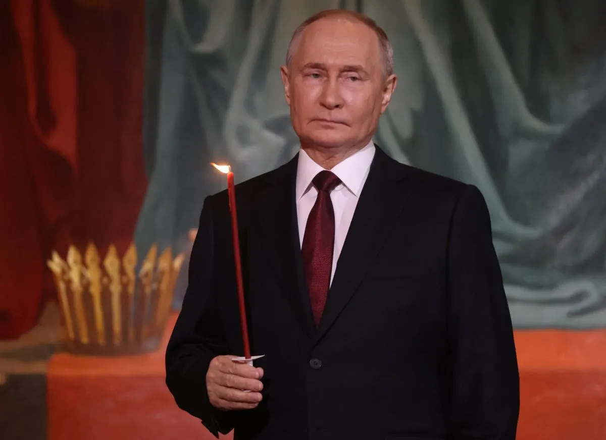Политическая нестабильность, внешние атаки и внутренняя конкуренция среди силовиков создают несколько реалистичных сценариев ухода лидера — от быстрого устранения до показательного процесса или военных столкновений внутри элиты.