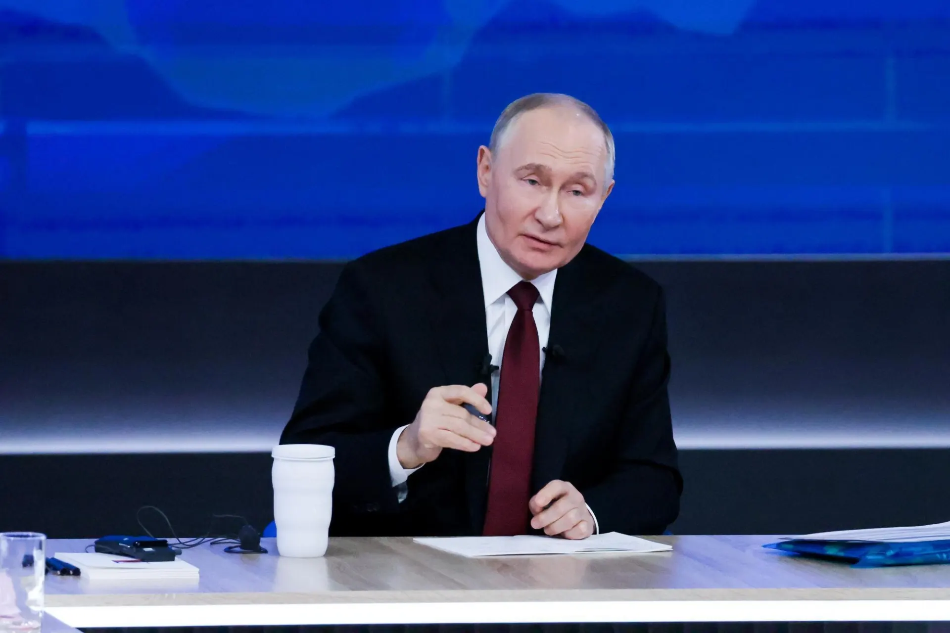 В День медицинского работника президент объявил о планах нарастить число медицинских работников и увеличить количество больничных учреждений, подчеркнув необходимость повышения престижа профессий.