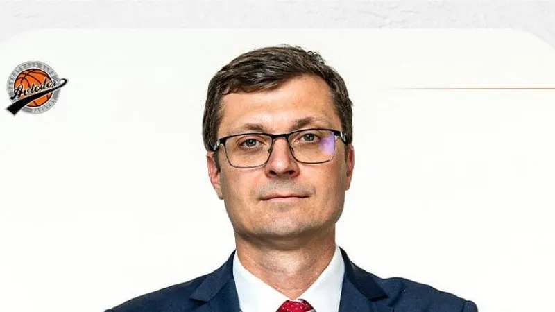 Белорусский специалист возглавит команду на сезон-2026/27. Его помощник — Алексей Суховецкий.