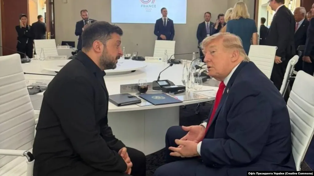 На саммите G7 в французском Эвиане лидеры обсудили поддержку Украины, допустили новые санкции против России в энергетике и банковском секторе и зафиксировали неформальный разговор между Зеленским и Трампом.
