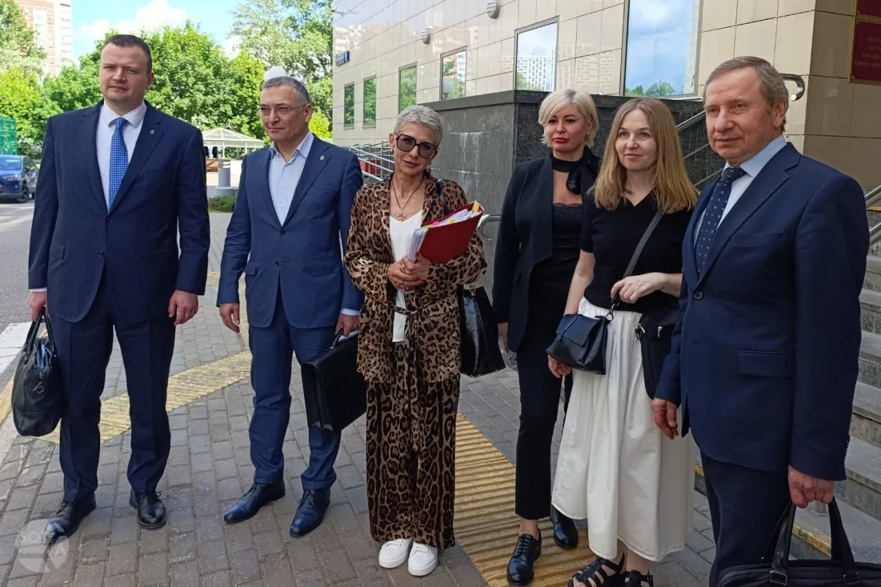 Апелляционная инстанция оставила в силе решение о лишении адвокатского статуса Алексея Басистова, Дмитрия Проводина и Юлия Тая. Защитники считают, что Минюст превысил полномочия и что решение должно принадлежать только Совет��у адвокатской палаты.