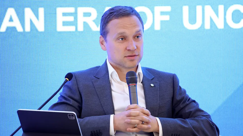 Зампред правления Сбербанка предупреждает, что рост налоговой нагрузки и усиление мониторинга платежей провоцируют уход средств в наличность и угрожают банковской ликвидности.