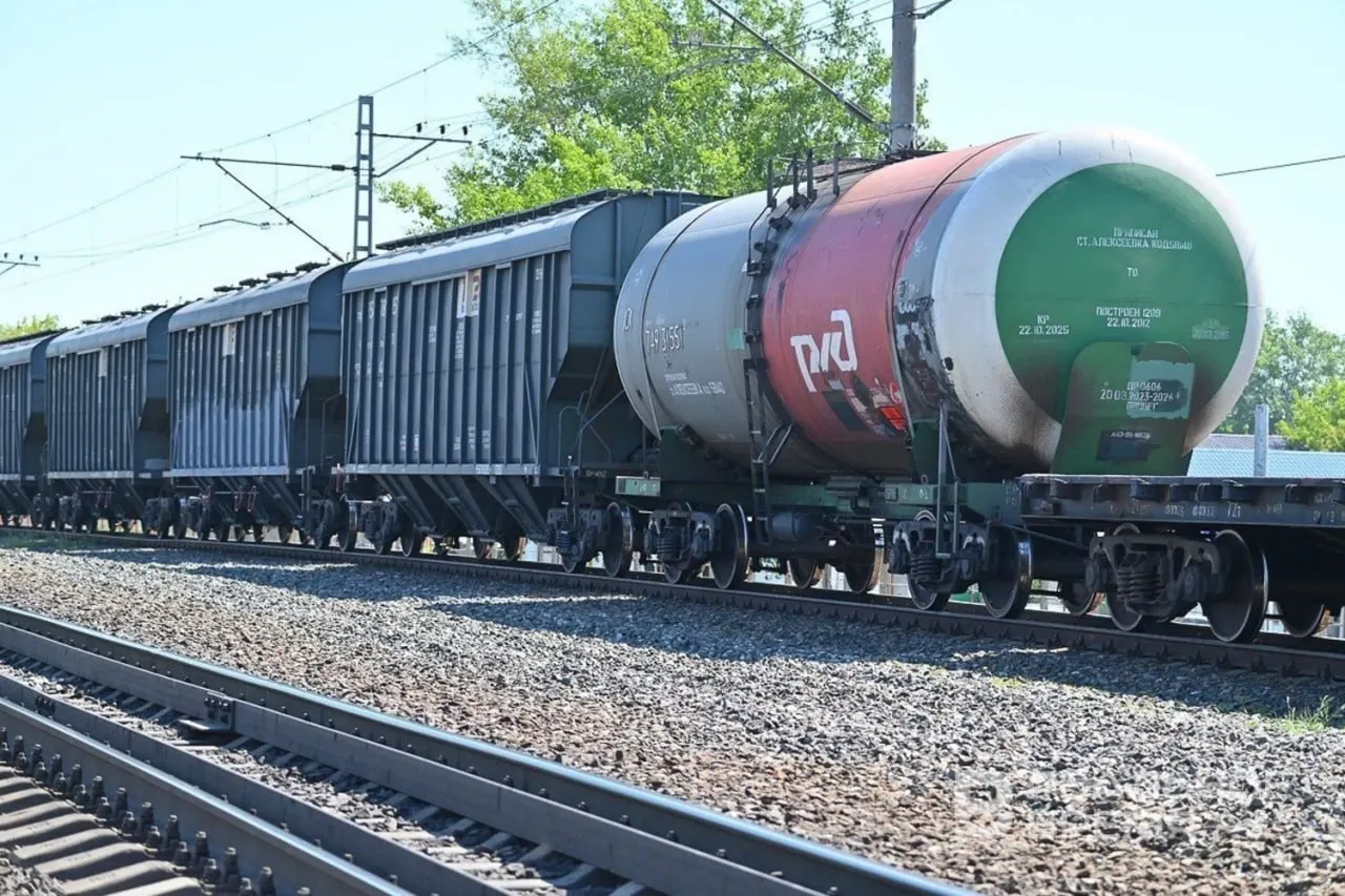 Штаб организовали для стабильного приёма и доставки нефтегрузов с учётом оперативной обстановки. Особое внимание — поставкам авиакеросина и поиску решений для лимитирующих направлений.