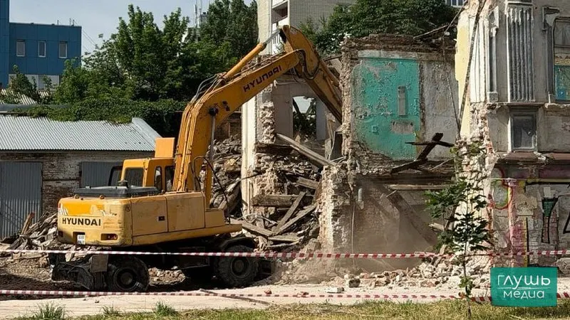 Демонтаж зданий на Киселёва, 39 и Московской, 154 планируют завершить к 2 июля. На работы выделено 135 млн рублей, освобождённые участки предназначены для развития городской среды.