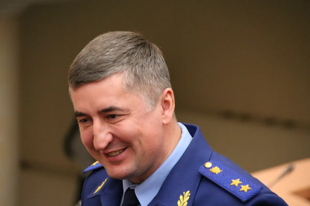 Указ президента от 28 июня назначил Сергея Филипенко прокурором Воронежской области. На пост прокурора Саратовской области назначен Роман Пантелеев; его срок — пять лет.