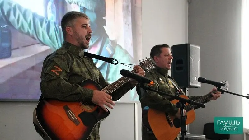 Директор областного учебно‑методического центра сообщила на заседании комитета по образованию и культуре, что одного из участников программы, который должен был работать в школе искусств, мобилизовали; в 2024 году в проекте приняли участие около 20 человек.