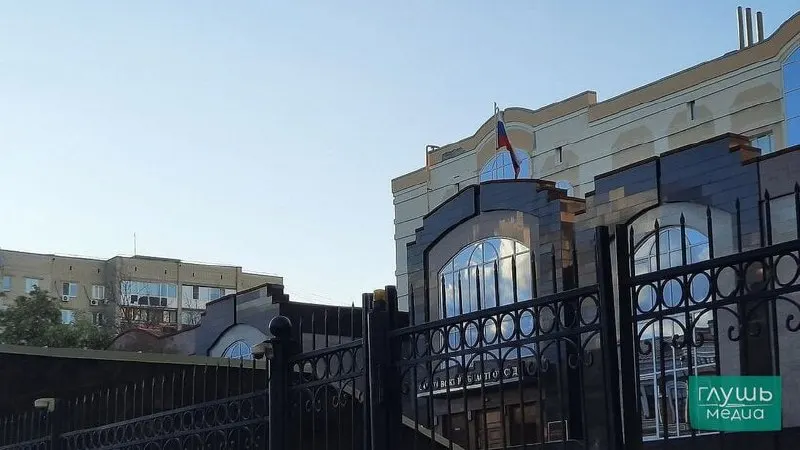 Суд оставил в силе запрет на деятельность контактного зоопарка в ТЦ «Манеж»: у предпринимательницы не было лицензии, выявлены нарушения в содержании животных, одно из нарушений привело к травмированию ребёнка.