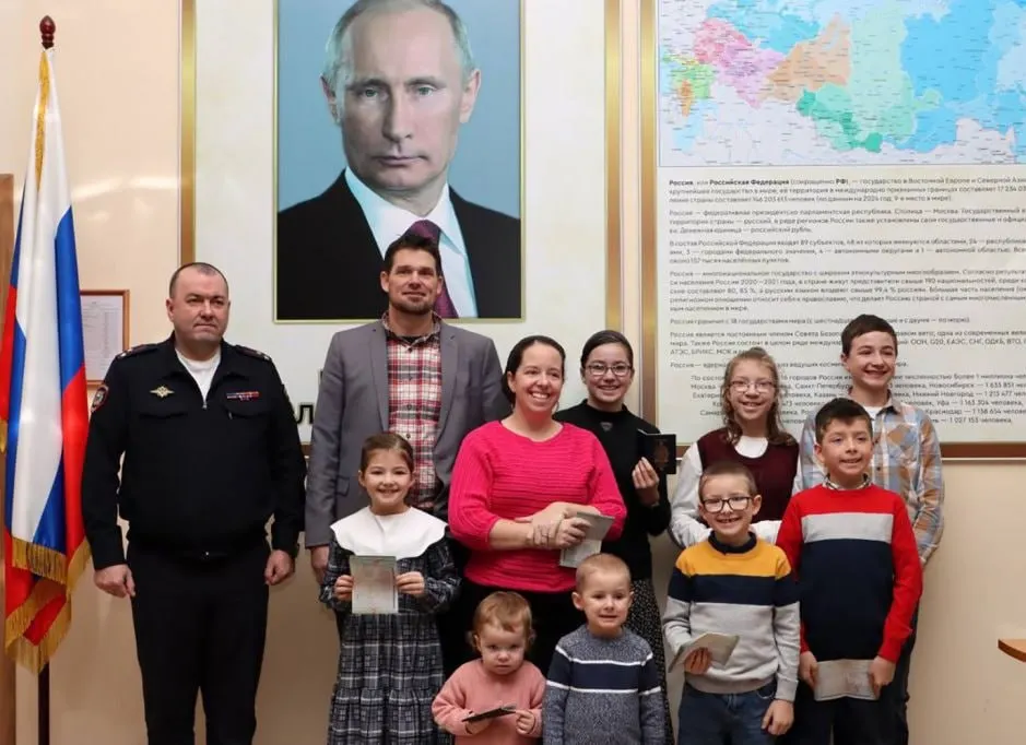В 2025 году 1112 иностранцев оформили специальные визы для переезда в РФ как лица, разделяющие традиционные российские духовно‑нравственные ценности, сообщил директор консульского департамента МИД.