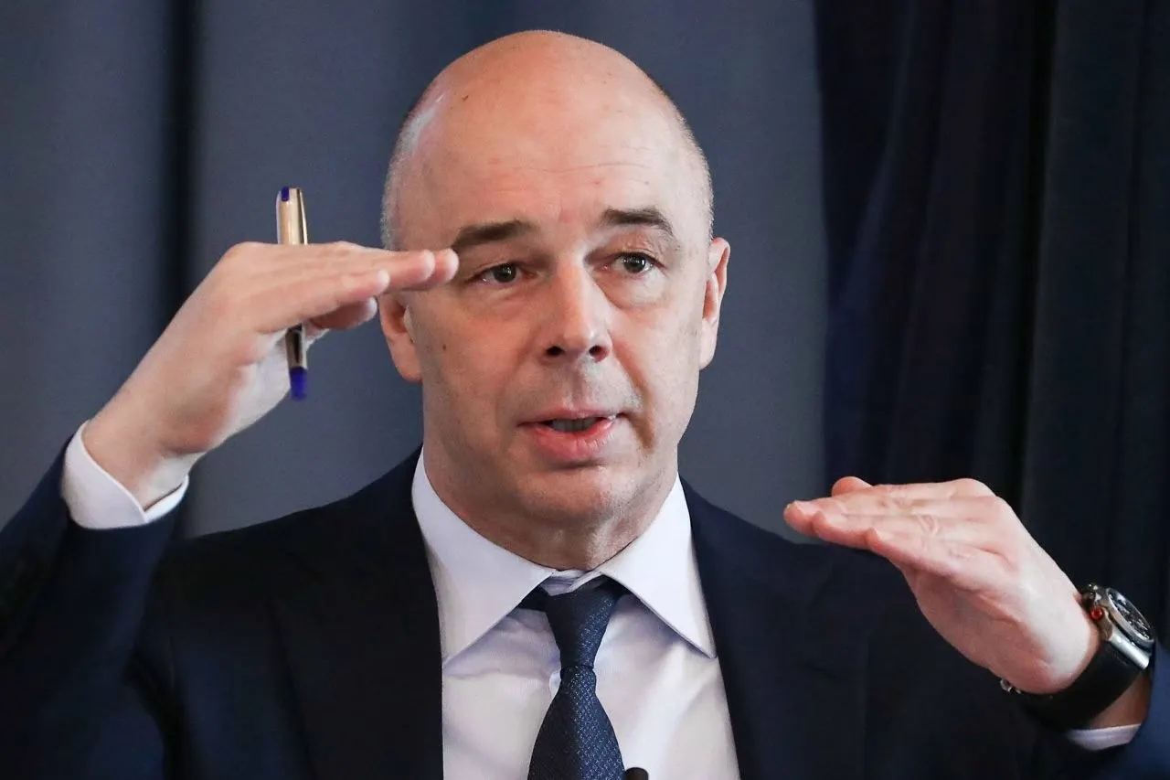 Министр финансов заявил, что налоговая нагрузка выросла, но чрезмерных мер удалось избежать; также подчеркнул достижение финансовой независимости страны.