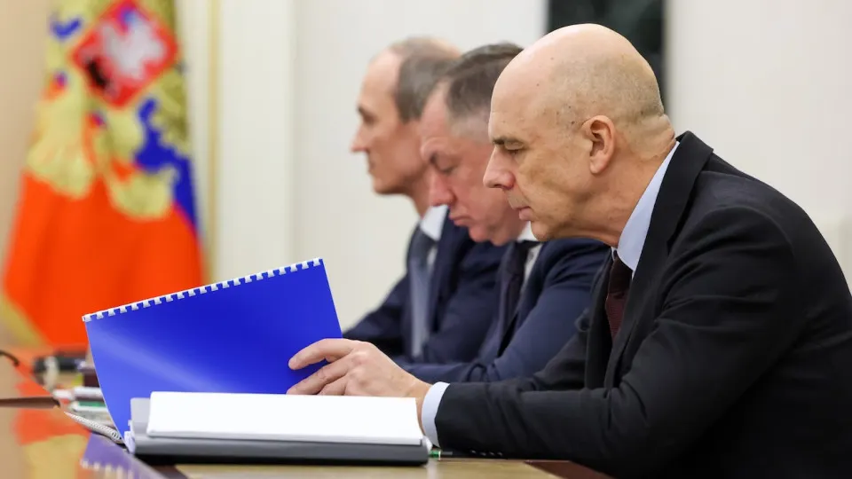 Индекс RGBI упал до минимума с февраля, доходности длинных гособлигаций выросли до 15,5%: рынок реагирует на рост военных расходов, увеличение дефицита и осторожную политику Центробанка.