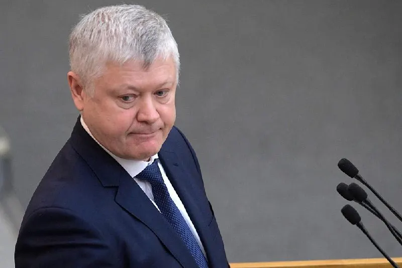 Председатель комитета по безопасности сообщил, что свыше 360 зарубежных структур признаны враждебными, более 60 — по материалам комиссии; также принято 46 законов о защите суверенитета.