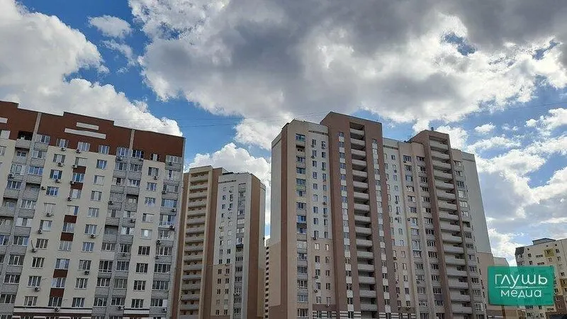 По данным министерства строительства и ЖКХ региона, нормативная стоимость 1 кв. м в Саратове поднялась с 90,3 тыс. до почти 96 тыс. рублей; в среднем по области рост составил около 6%.