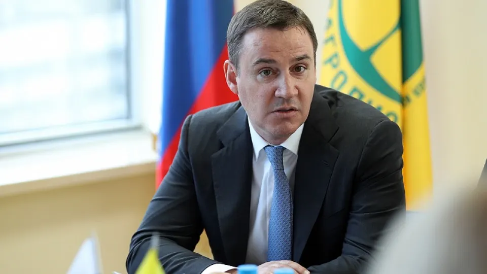 Заместитель председателя правительства Дмитрий Патрушев расширил влияние на РЭО: в наблюдательный совет вводят его близких соратников, а в менеджменте компании проходят аресты и уголовные дела.