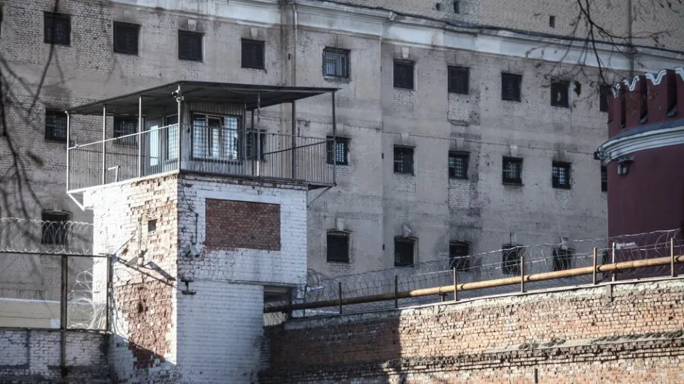 В Госдуму внесён пакет законопроектов, который исключает ряд преступлений из перечня, препятствующего заключению контрактов с Министерством обороны; при этом запрет сохранят для ряда особо тяжких преступлений.