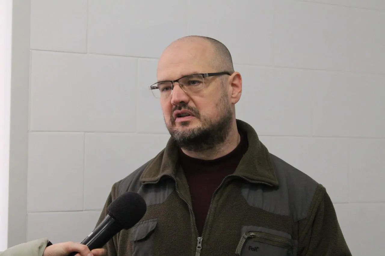 Главный врач Саратовской клинической психиатрической больницы заявил, что энергетические напитки приносят только вред: кратковременный эффект сказывается на сердце и истощает нейроны. Возможное ограничение продаж в регионе не затронет кофе и чай.