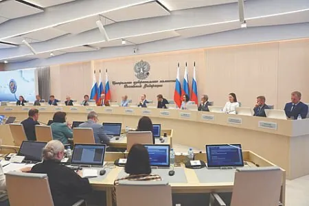 Исключение четверти списка может привести к снятию партии с выборов: ЦИК подготовил проект постановления, а проверка и штрафы в нескольких регионах продолжаются.