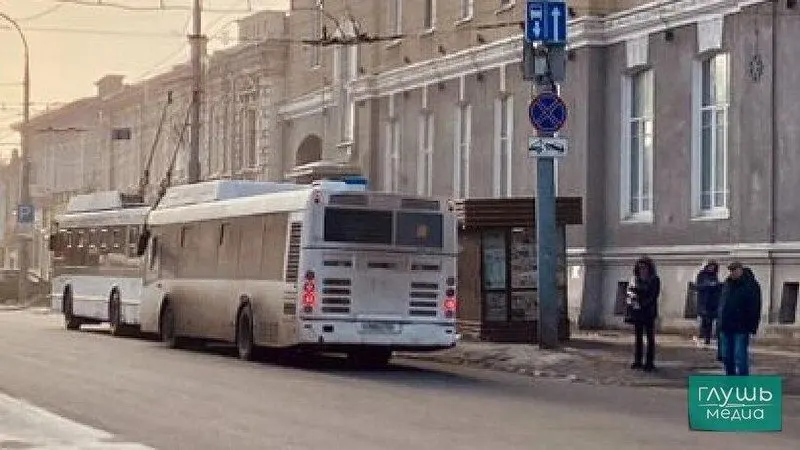 На нескольких маршрутах, связывающих Саратов и Энгельс, повысили тарифы: изменились цены в черте города и по конечным направлениям. Ниже — подробный список новых тарифов.