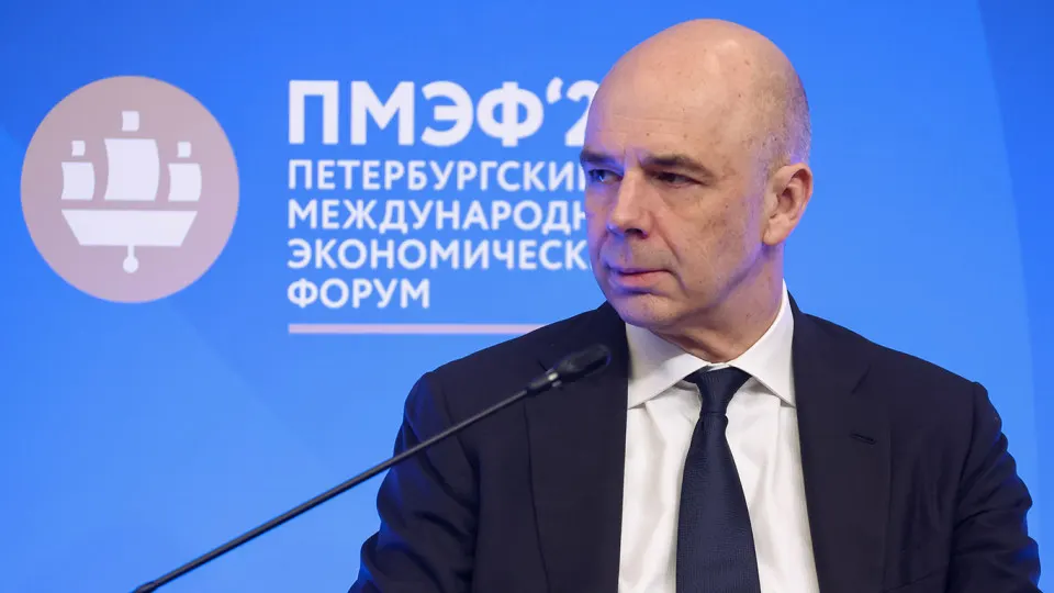 Размещение государственных облигаций провалилось: на последних аукционах Минфин привлёк менее 10 млрд руб., а один из недавних аукционов был признан несостоявшимся из‑за отсутствия заявок по приемлемым ценам.
