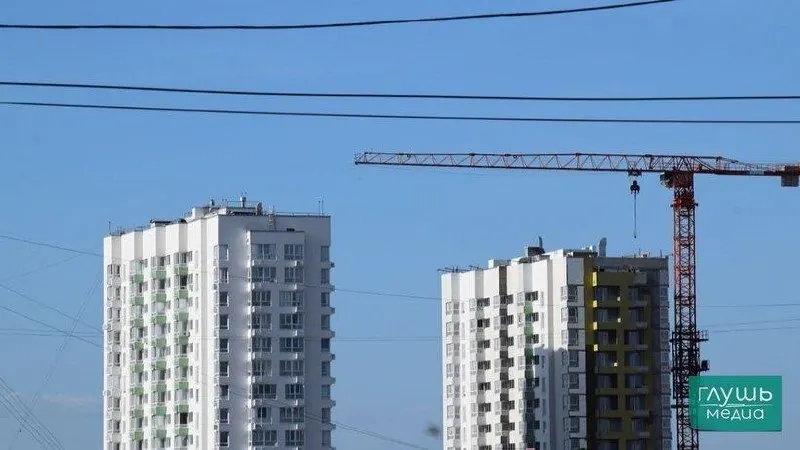 В регионе утвердили новый порядок выдачи жилищных сертификатов для сирот: право оформления с 18 лет, расчёт выплаты по норме 37 кв. м вместо 33 и план по закрытию очереди к концу 2026 года.