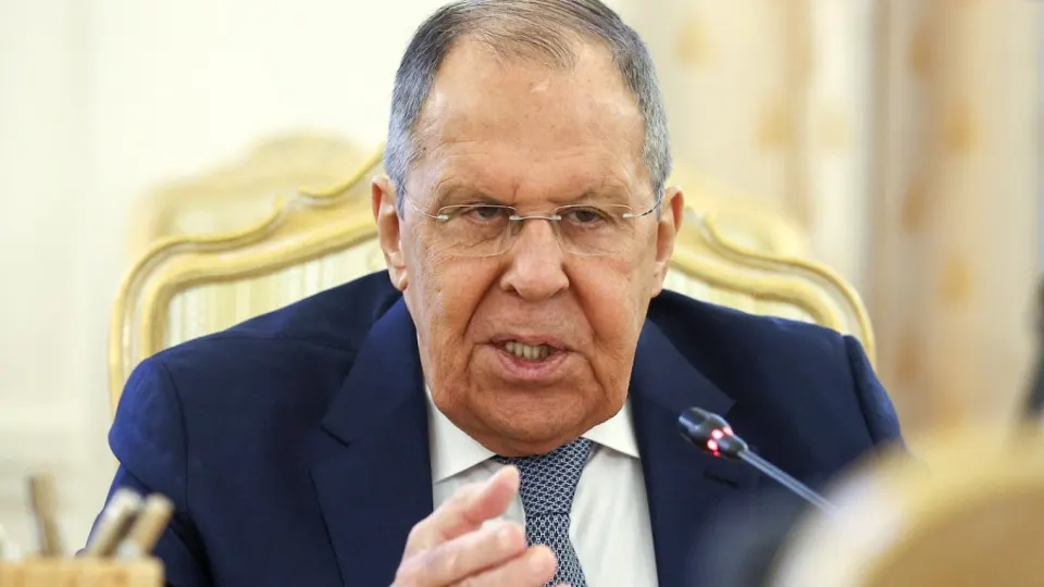 Глава МИД заявил, что Москва не свернёт с курса, пока не будут достигнуты условия, которые в июне 2024 года назвал президент; он также обвинил западные страны в переходе от переговоров к ультиматумам.