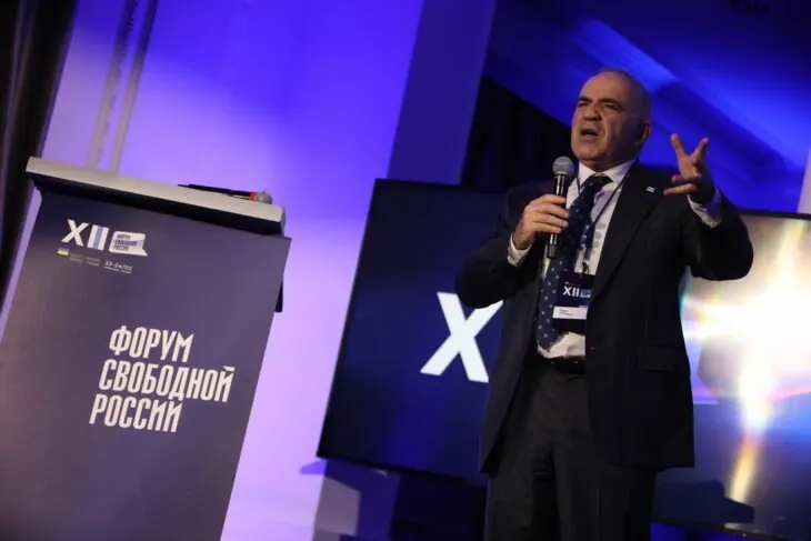 Совет Форума заявил, что предстоящие выборы представляют собой искусственную конкуренцию и попытку легитимизировать территориальные захваты; участие партий и призывы голосовать — имитация политического выбора.