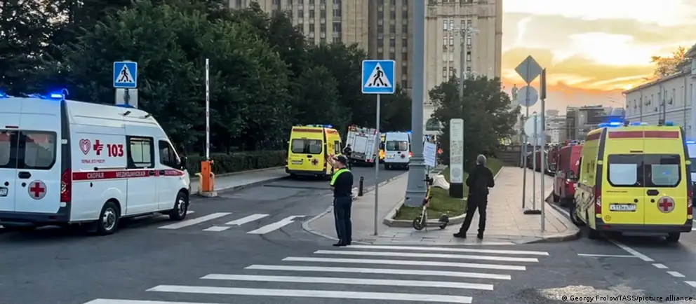 Взрыв на Кудринской площади вечером 1 августа 2026 года привёл к гибели семи человек, десятки получили ранения. Следствие рассматривает версию покушения на главкома ВКС Александра Чайко; возбуждено уголовное дело по статье об террористическом акте.